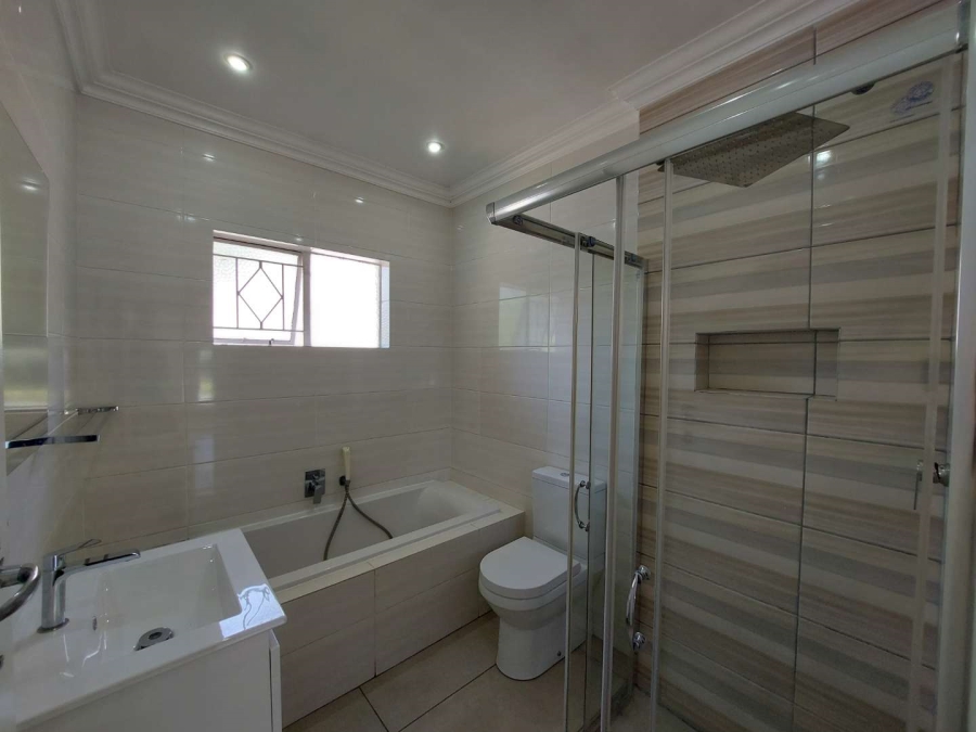 To Let 4 Bedroom Property for Rent in Olivedale Gauteng