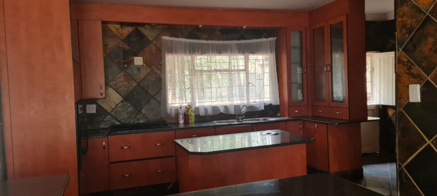 6 Bedroom Property for Sale in Equestria Gauteng