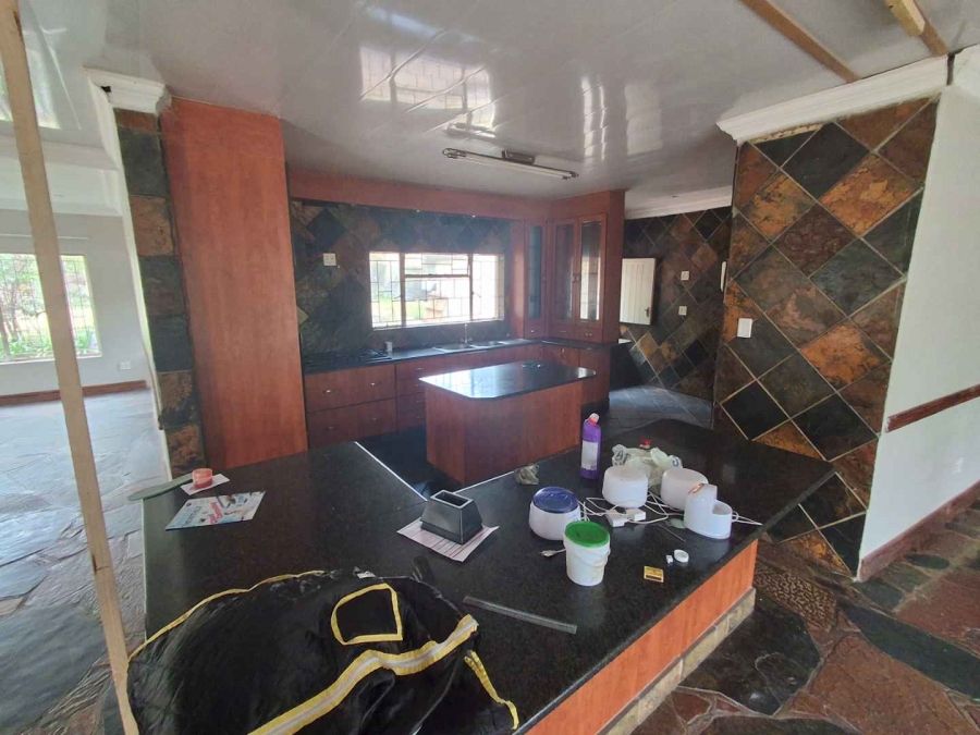 6 Bedroom Property for Sale in Equestria Gauteng