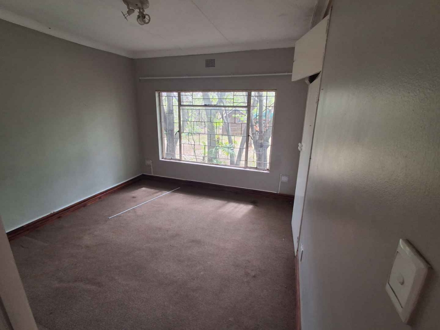 6 Bedroom Property for Sale in Equestria Gauteng