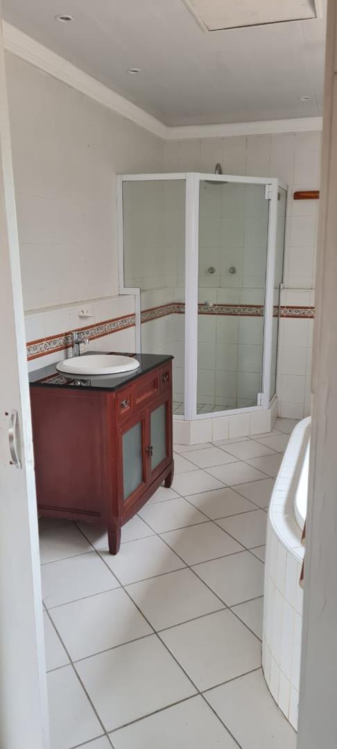 6 Bedroom Property for Sale in Equestria Gauteng