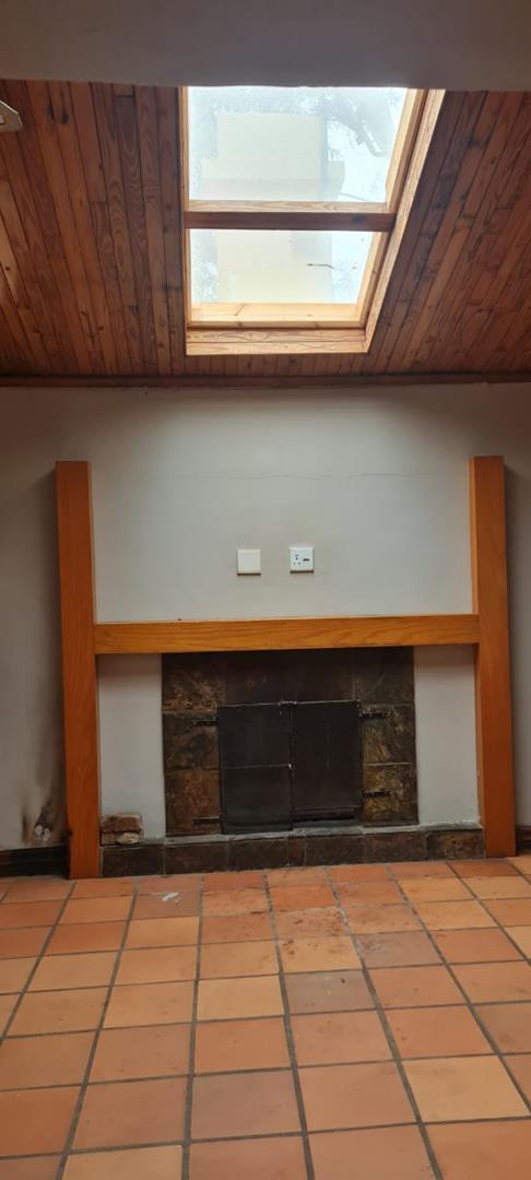 6 Bedroom Property for Sale in Equestria Gauteng