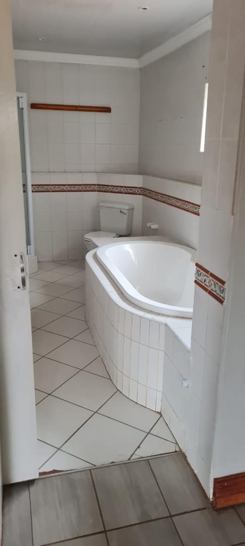6 Bedroom Property for Sale in Equestria Gauteng