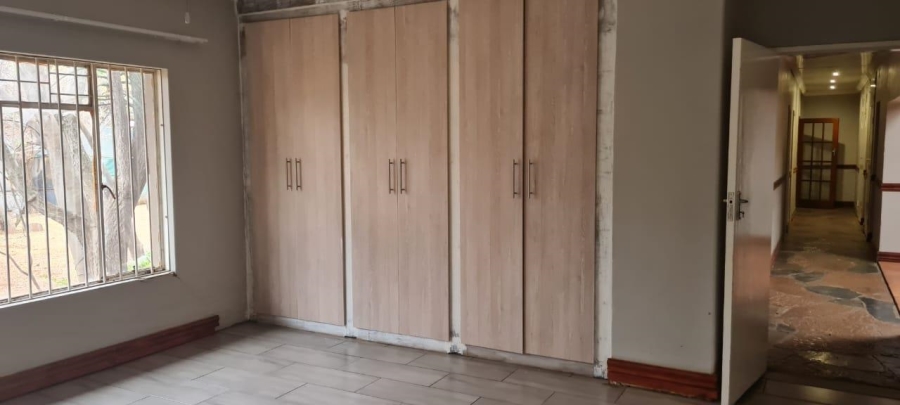 6 Bedroom Property for Sale in Equestria Gauteng