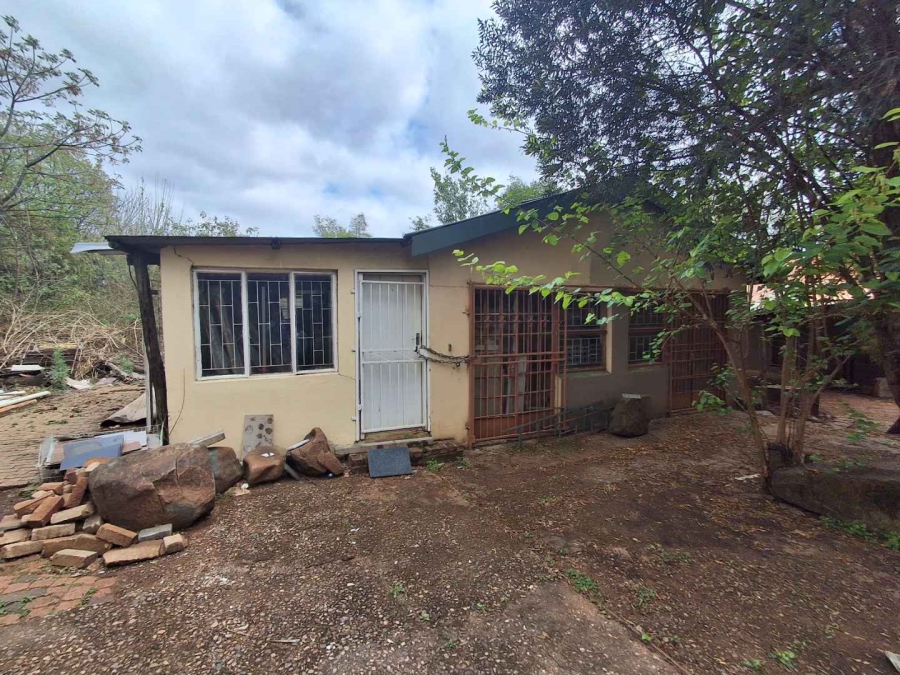 6 Bedroom Property for Sale in Equestria Gauteng