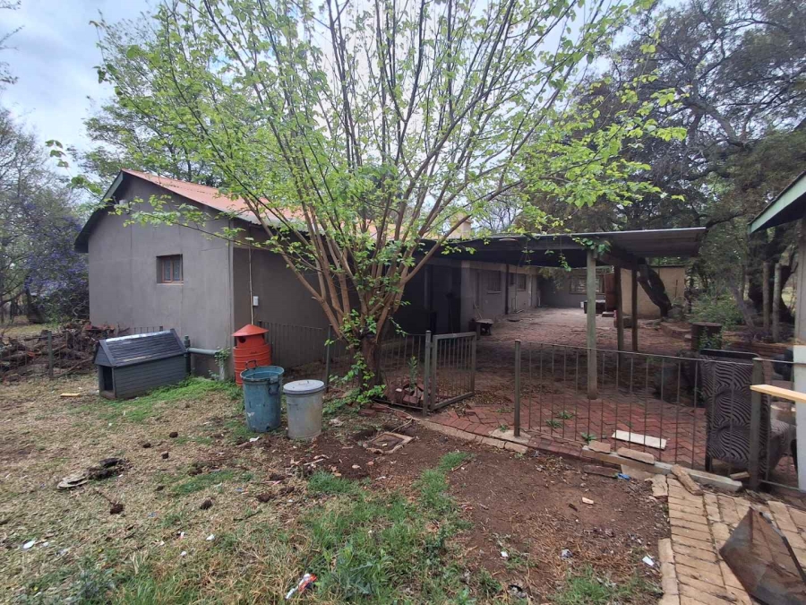 6 Bedroom Property for Sale in Equestria Gauteng
