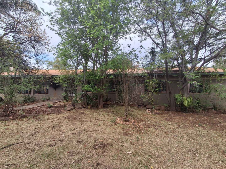 6 Bedroom Property for Sale in Equestria Gauteng