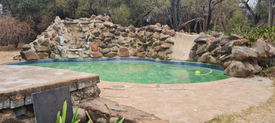 6 Bedroom Property for Sale in Equestria Gauteng