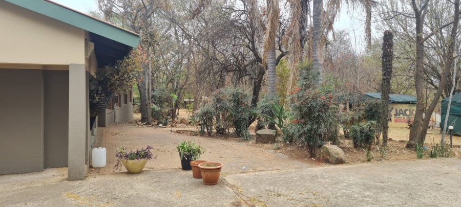 6 Bedroom Property for Sale in Equestria Gauteng