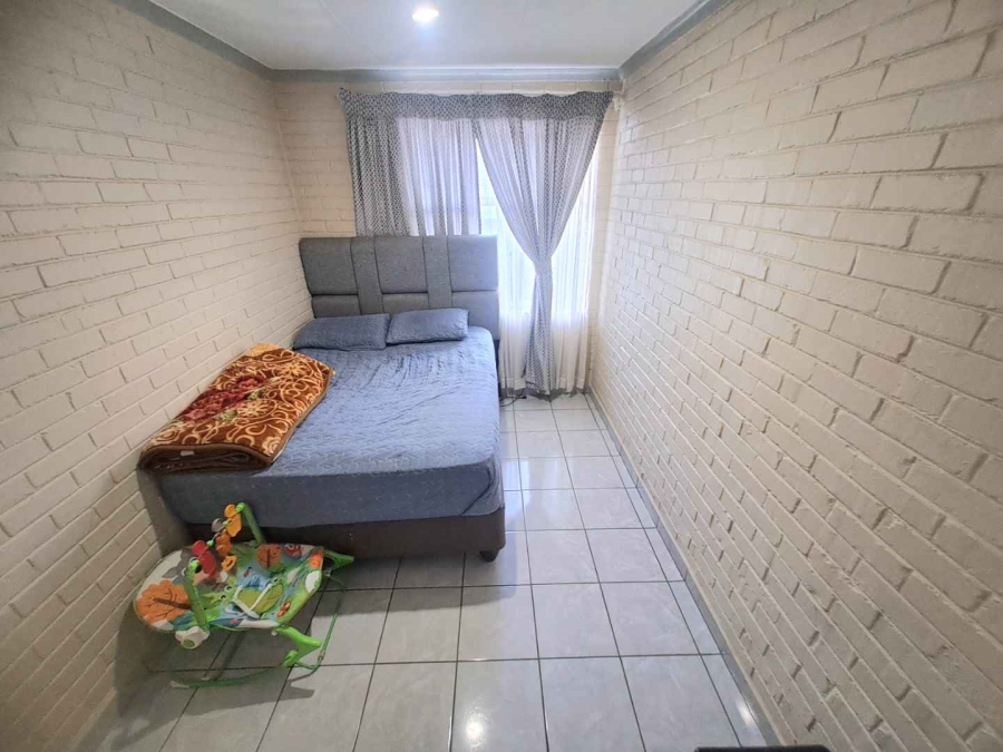 To Let 3 Bedroom Property for Rent in Silverton Gauteng