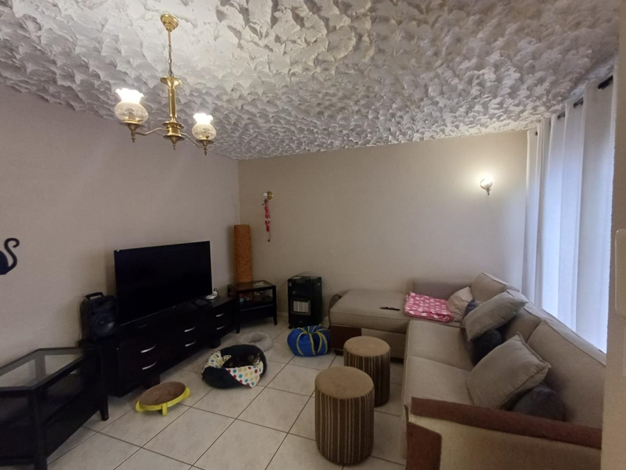 3 Bedroom Property for Sale in Oakdene Gauteng