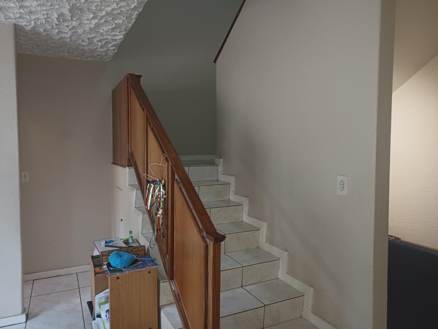 3 Bedroom Property for Sale in Oakdene Gauteng