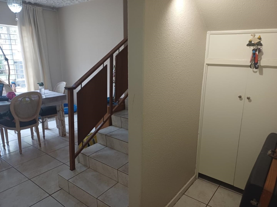 3 Bedroom Property for Sale in Oakdene Gauteng