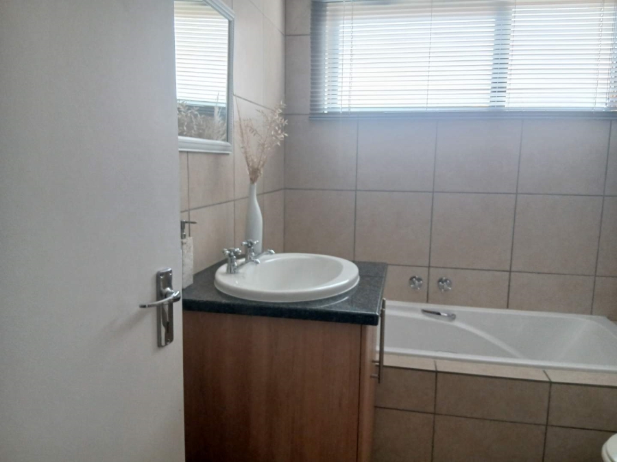2 Bedroom Property for Sale in Meyersdal Gauteng