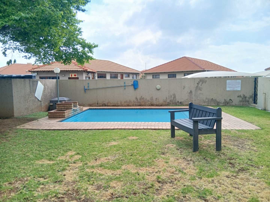2 Bedroom Property for Sale in Meyersdal Gauteng