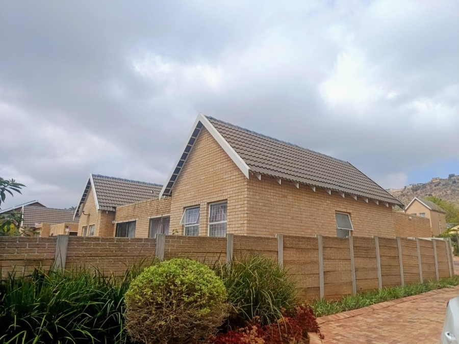 2 Bedroom Property for Sale in Little Falls Gauteng