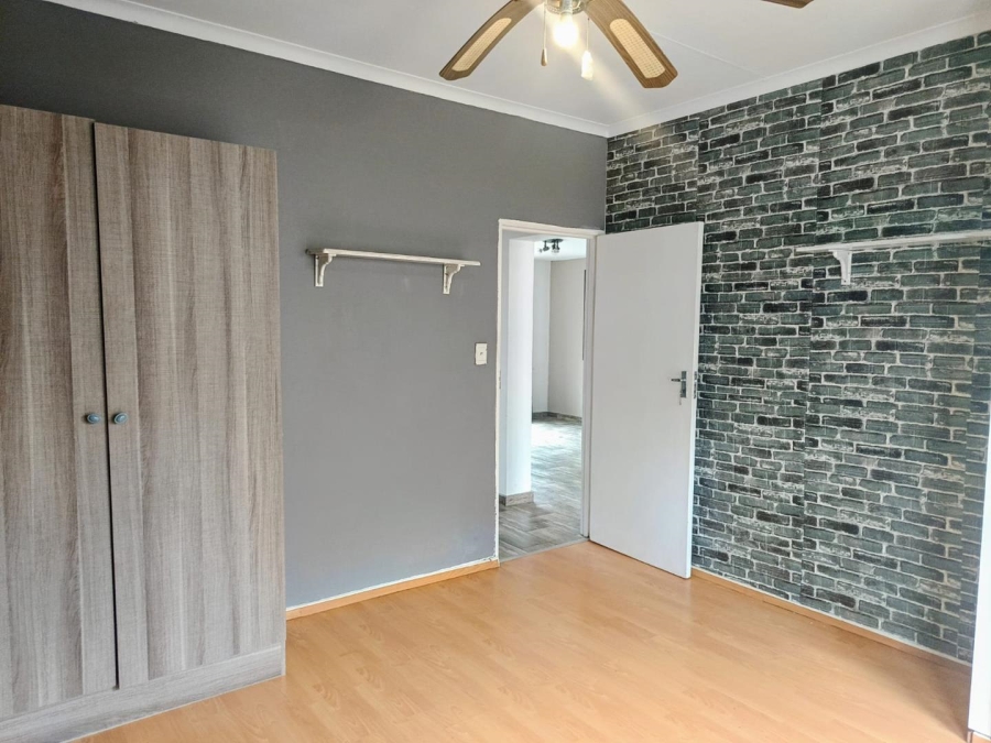 2 Bedroom Property for Sale in Little Falls Gauteng