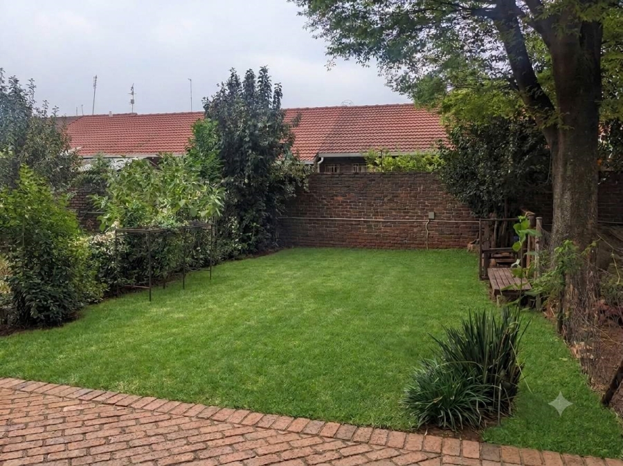 2 Bedroom Property for Sale in Windsor East Gauteng