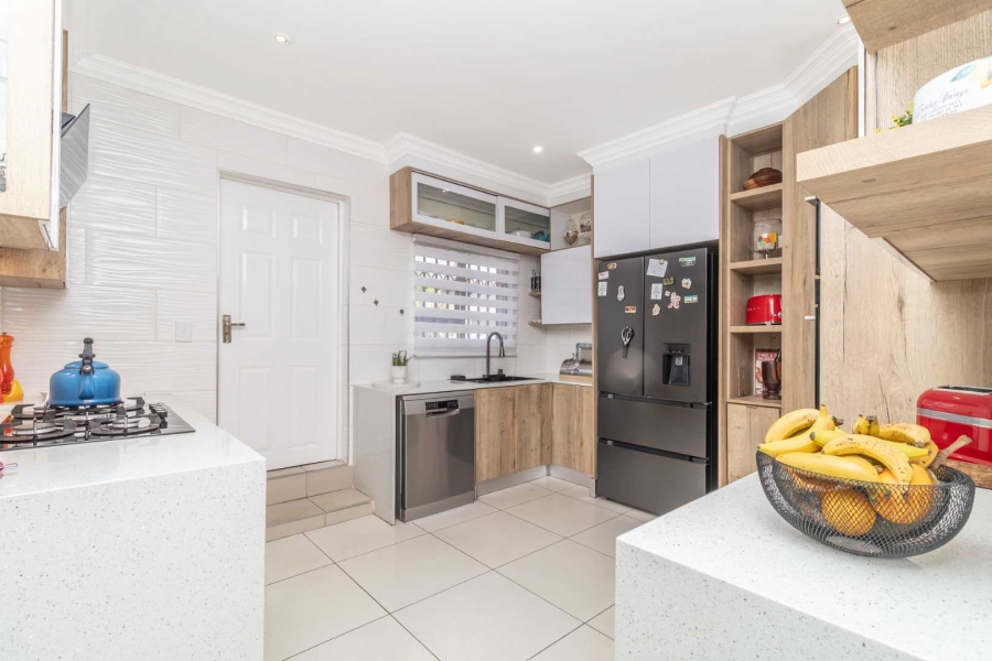 4 Bedroom Property for Sale in Pinehaven Gauteng