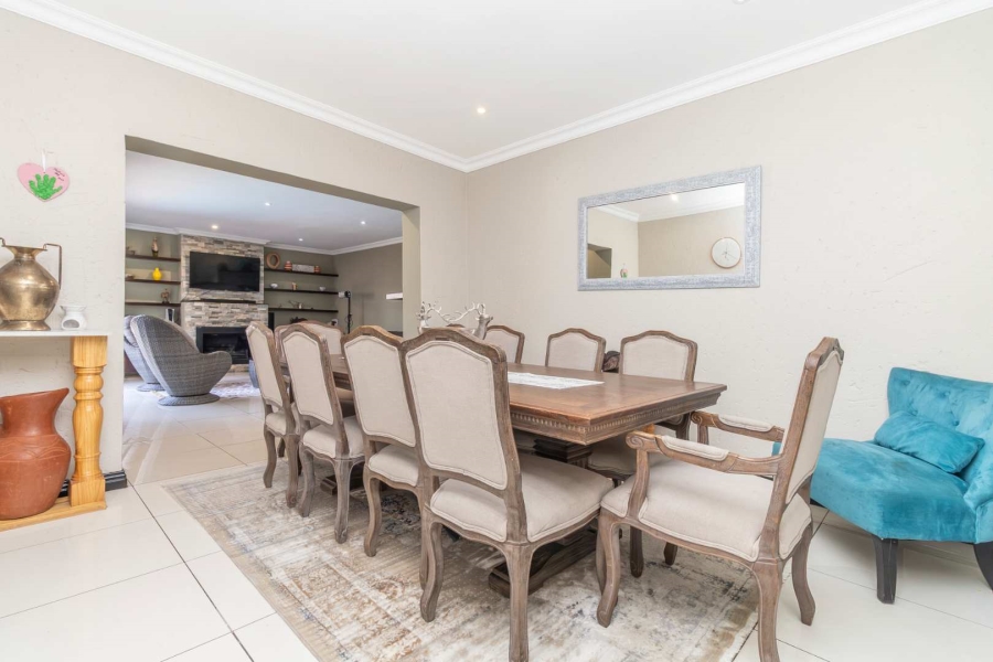 4 Bedroom Property for Sale in Pinehaven Gauteng