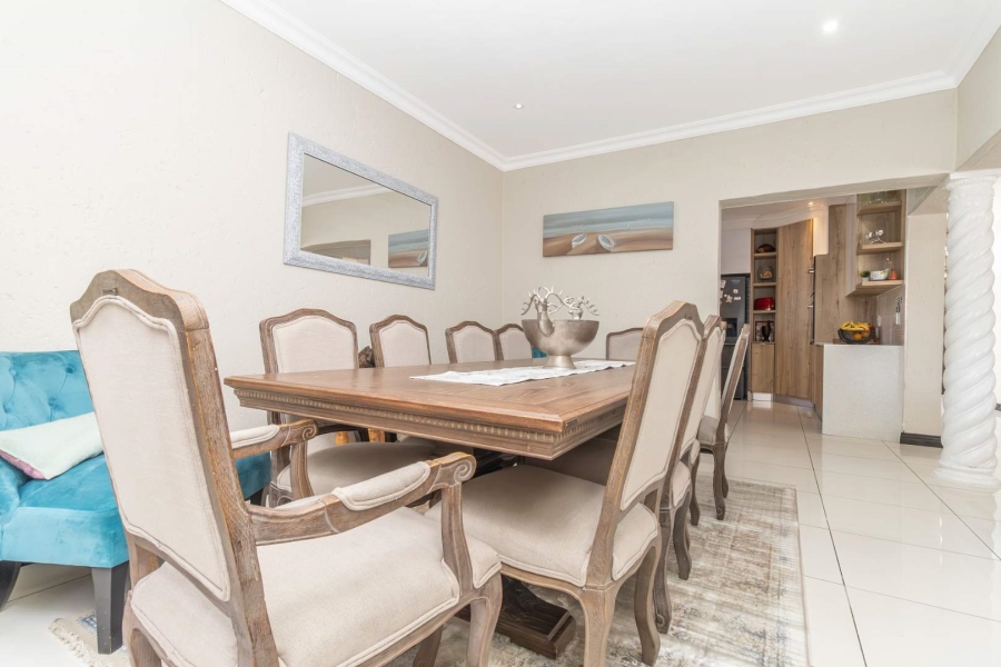 4 Bedroom Property for Sale in Pinehaven Gauteng