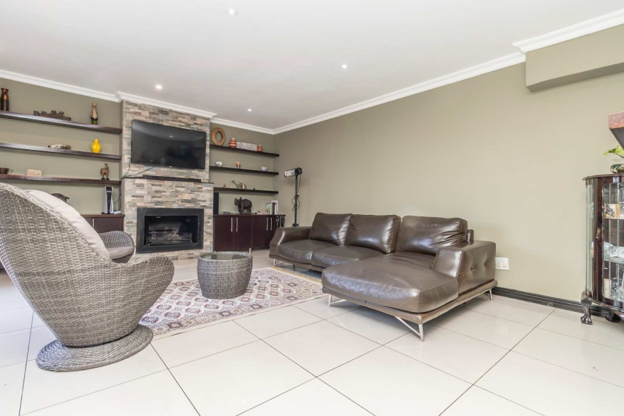 4 Bedroom Property for Sale in Pinehaven Gauteng