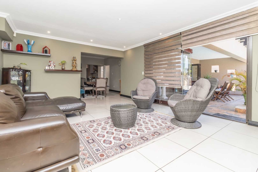 4 Bedroom Property for Sale in Pinehaven Gauteng
