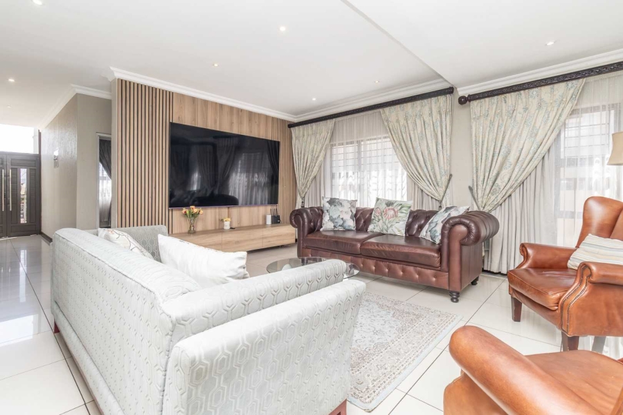 4 Bedroom Property for Sale in Pinehaven Gauteng