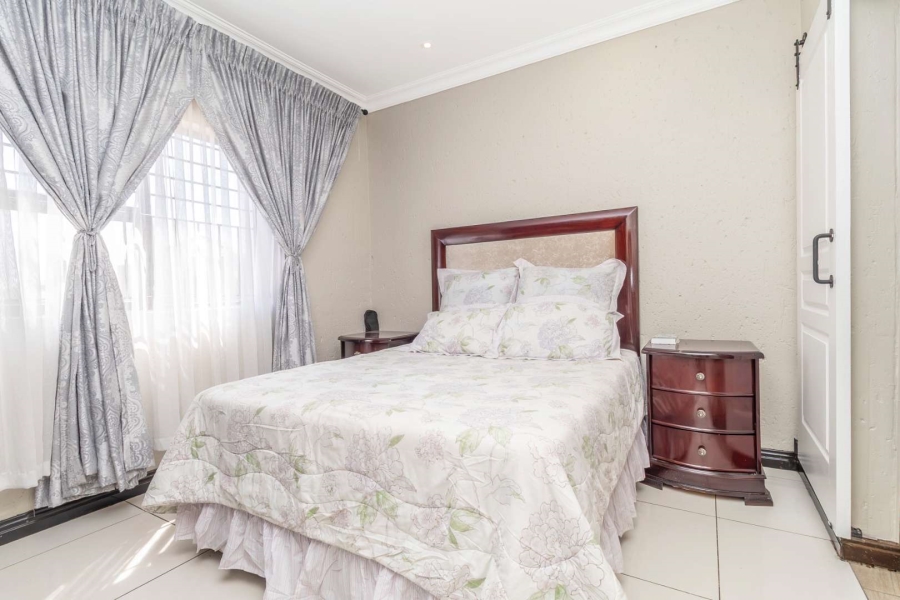 4 Bedroom Property for Sale in Pinehaven Gauteng