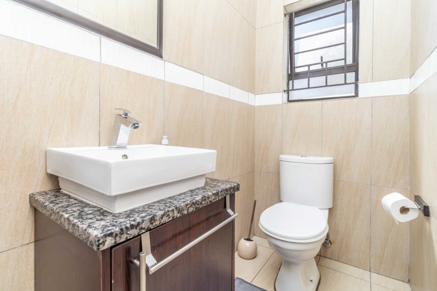 4 Bedroom Property for Sale in Pinehaven Gauteng
