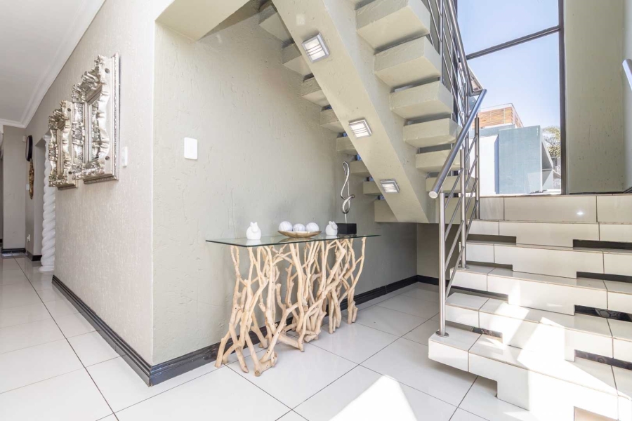 4 Bedroom Property for Sale in Pinehaven Gauteng