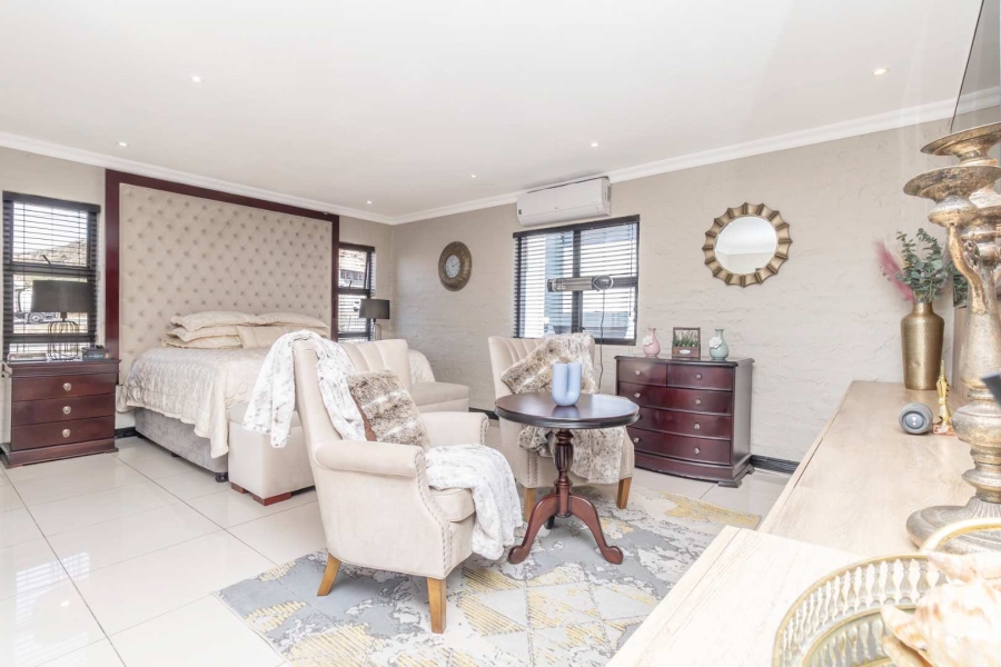 4 Bedroom Property for Sale in Pinehaven Gauteng