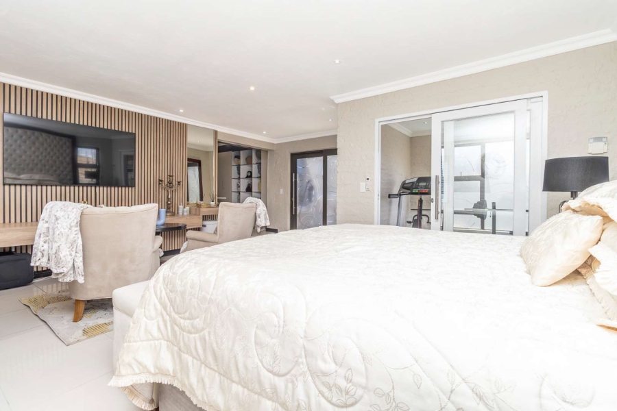 4 Bedroom Property for Sale in Pinehaven Gauteng