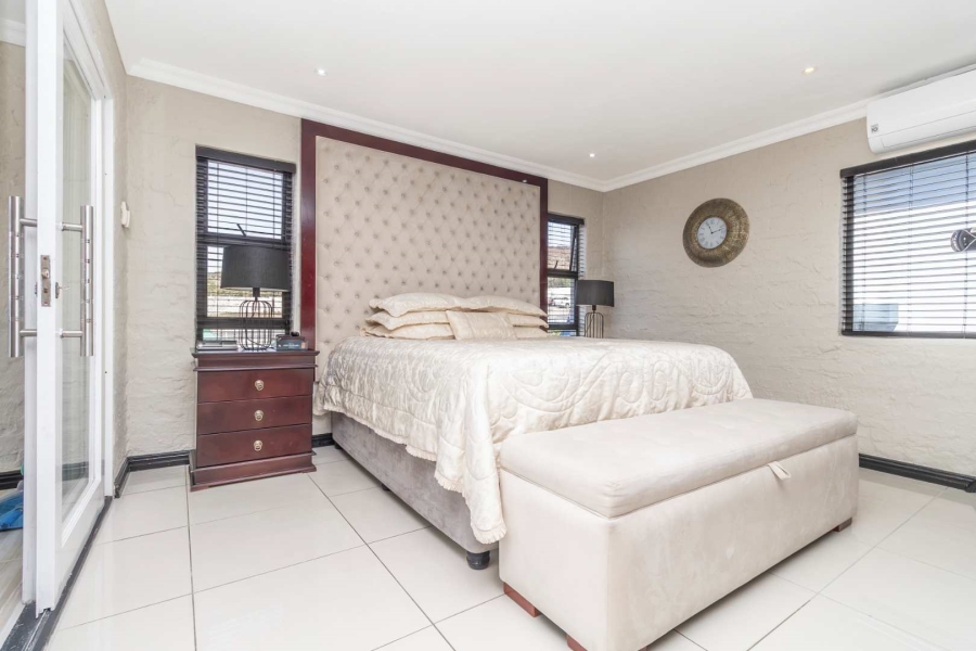 4 Bedroom Property for Sale in Pinehaven Gauteng