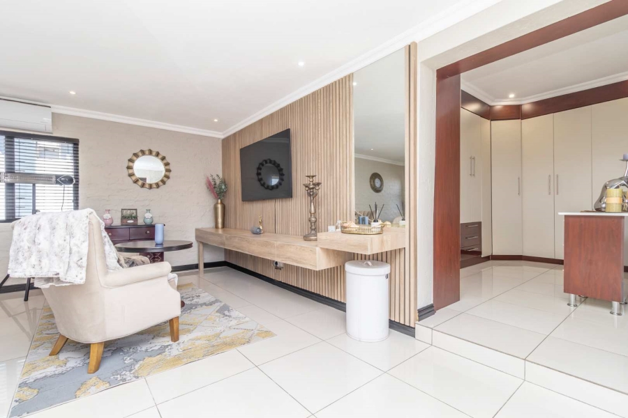 4 Bedroom Property for Sale in Pinehaven Gauteng