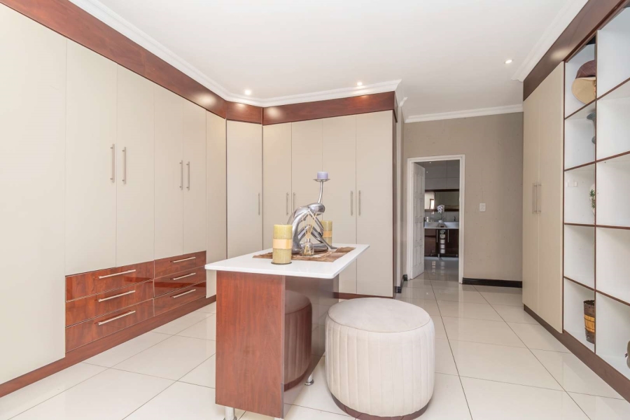 4 Bedroom Property for Sale in Pinehaven Gauteng