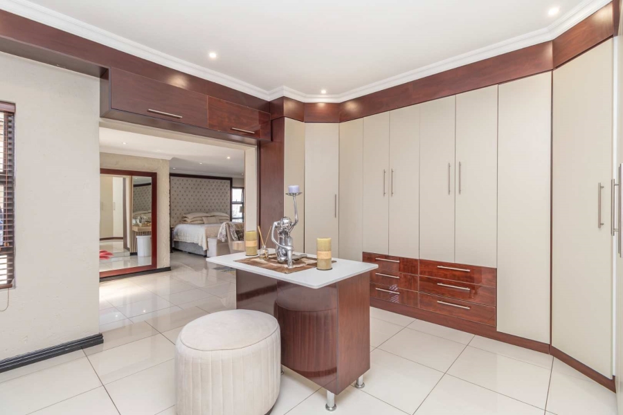 4 Bedroom Property for Sale in Pinehaven Gauteng