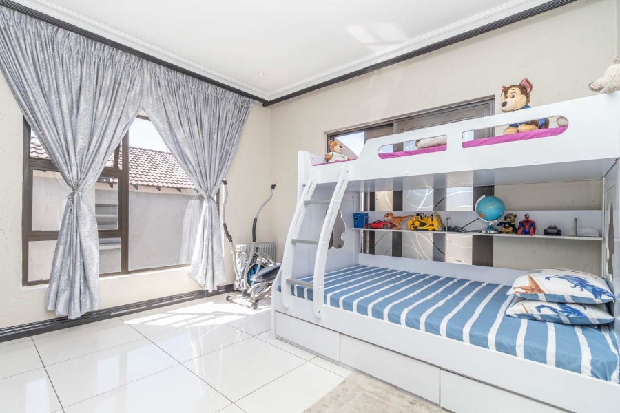 4 Bedroom Property for Sale in Pinehaven Gauteng