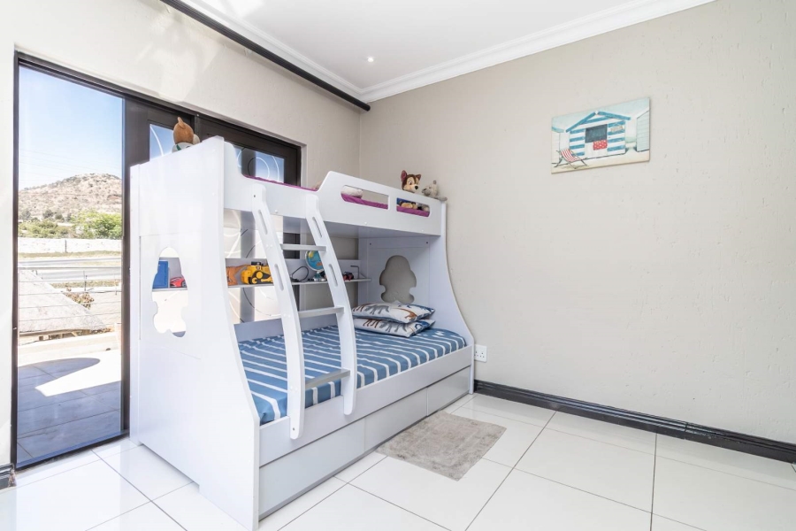 4 Bedroom Property for Sale in Pinehaven Gauteng