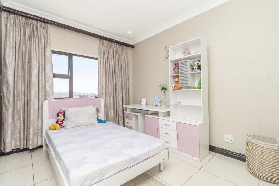4 Bedroom Property for Sale in Pinehaven Gauteng