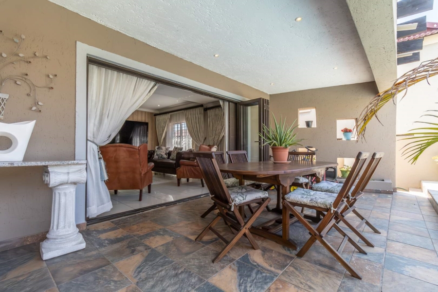 4 Bedroom Property for Sale in Pinehaven Gauteng