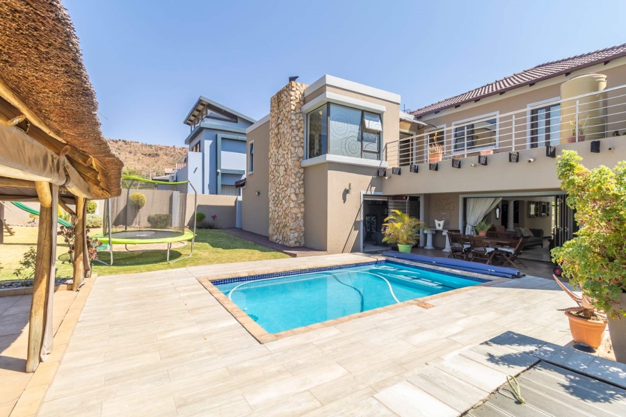 4 Bedroom Property for Sale in Pinehaven Gauteng