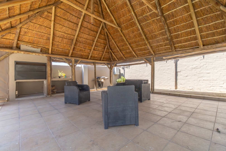 4 Bedroom Property for Sale in Pinehaven Gauteng