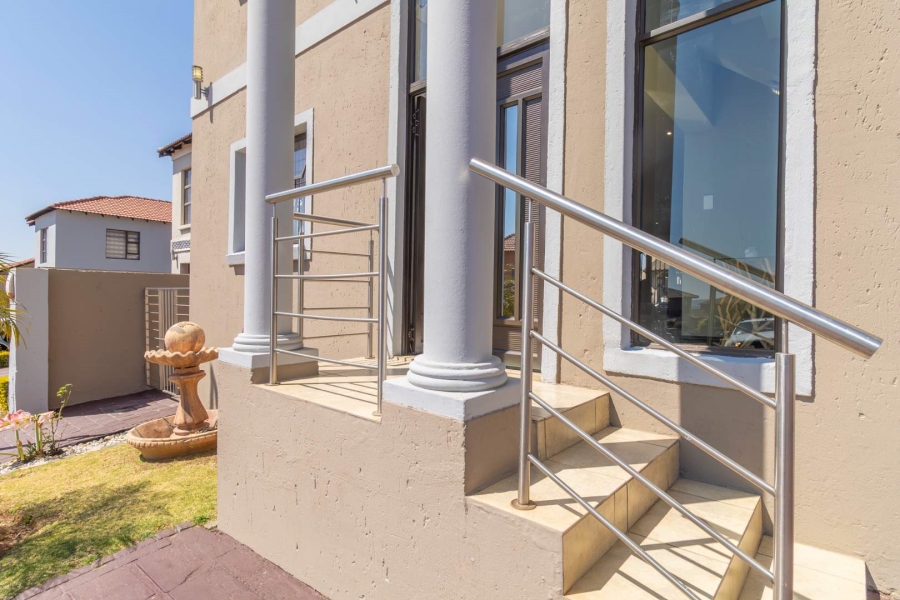 4 Bedroom Property for Sale in Pinehaven Gauteng