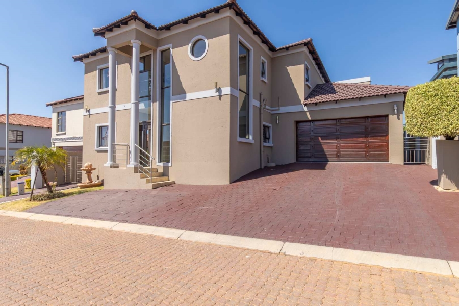 4 Bedroom Property for Sale in Pinehaven Gauteng