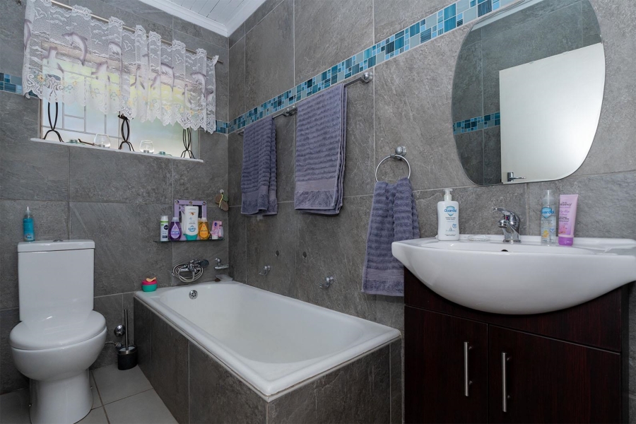 3 Bedroom Property for Sale in Birch Acres Gauteng