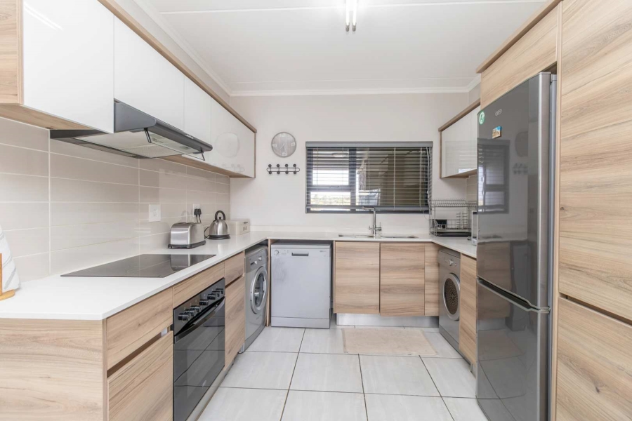 2 Bedroom Property for Sale in Waterfall Gauteng
