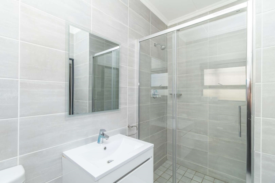 2 Bedroom Property for Sale in Waterfall Gauteng