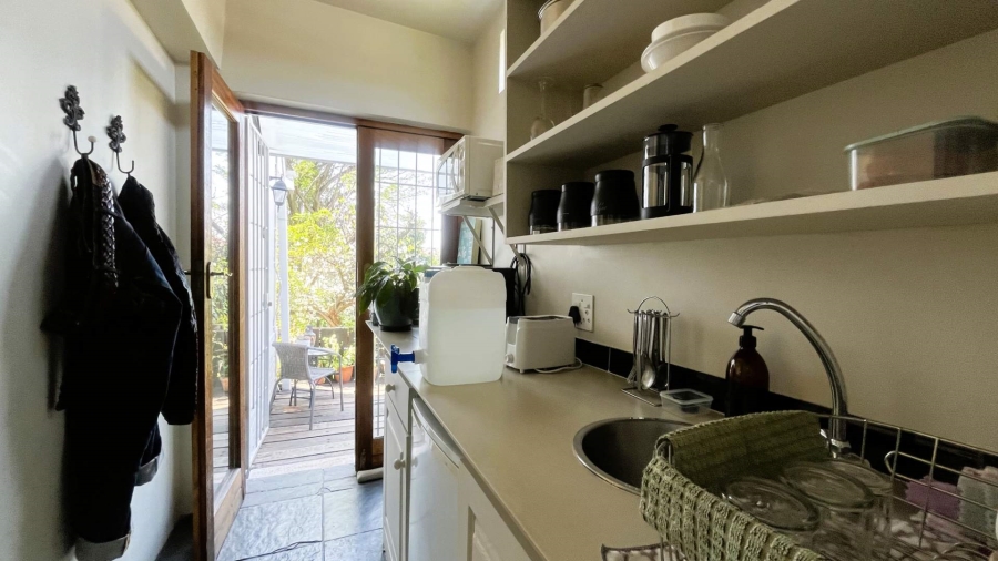 To Let 1 Bedroom Property for Rent in Emmarentia Gauteng