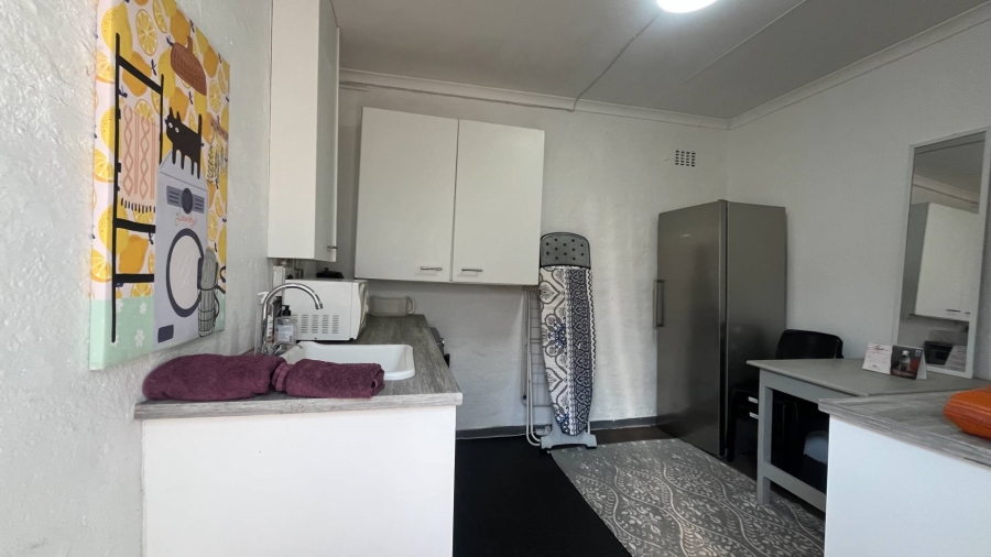 To Let 1 Bedroom Property for Rent in Emmarentia Gauteng